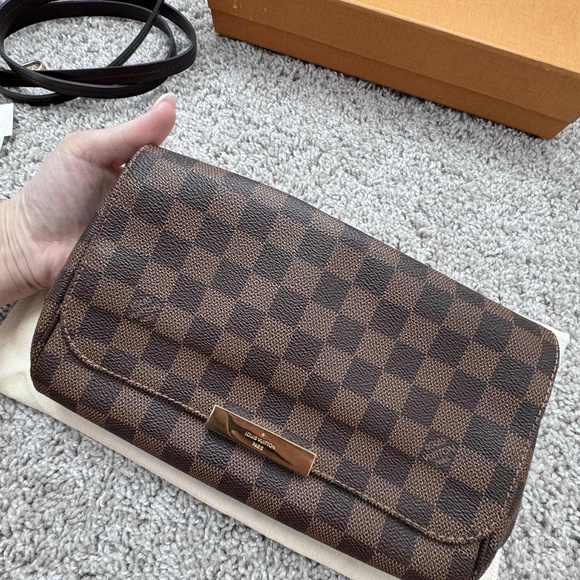Louis Vuitton Damier Ebene Favorite MM - Picture 7 of 13